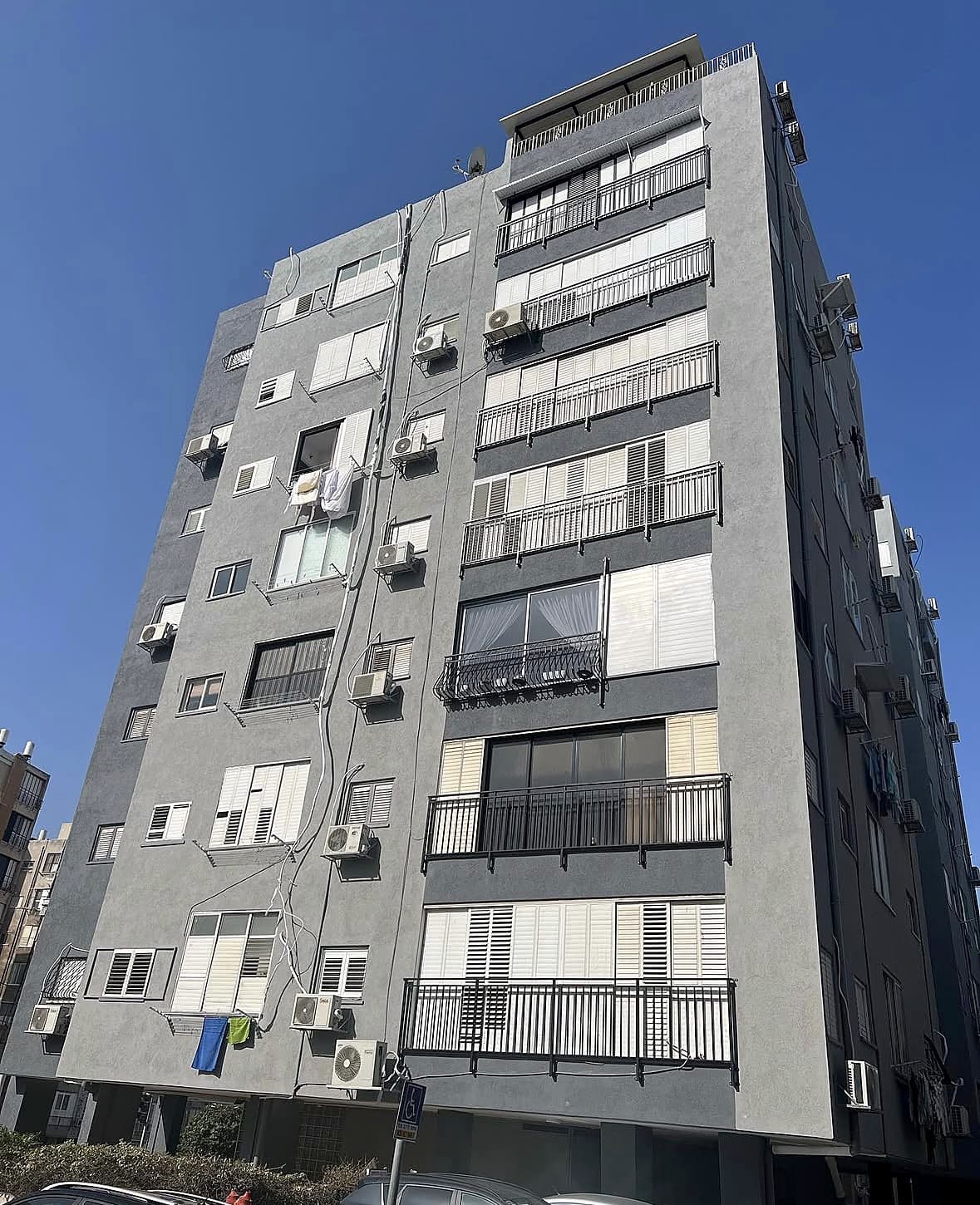 בניין המגורים ברחוב יוספטל 47 בבת ים לאחר סיום העבודה