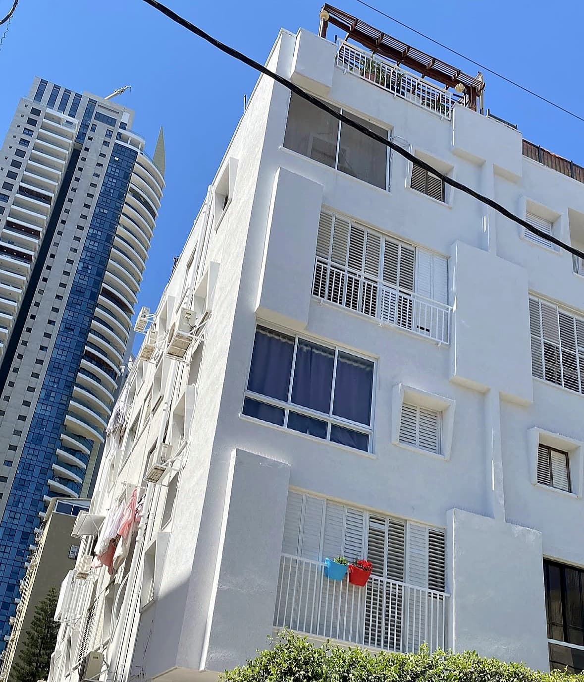 בניין המגורים ברחוב ברזילאי 4 בבת ים לאחר סיום העבודה