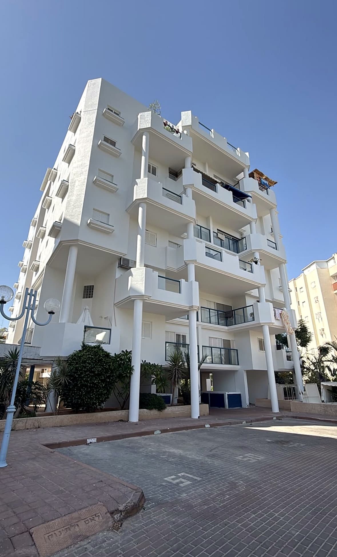 הבניין ברחוב התזמורת 52 בראשון לציון לאחר סיום העבודה